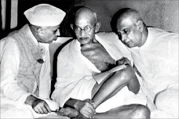 Indian History Icons: Jawaharlal Nehru, Mahatma Gandhi & Vallabhbhai Patel.